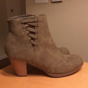 Mauve/tan ankle boots!